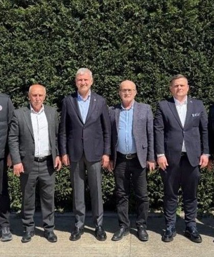 Akgün Altuğ'dan 1. komite adaylarına destek