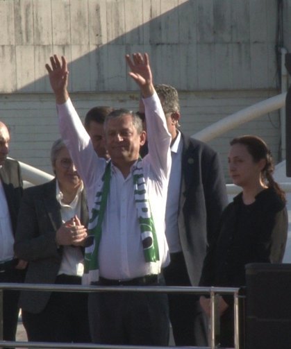 Özgür Özel'in Sakarya mitinginden fotoğraflar