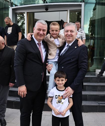Serdivan’da bayramlaşma programına yoğun katılım