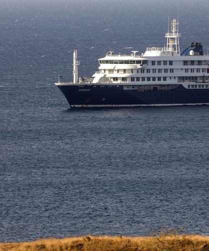 Hantavirüsü salgının yaşandığı gemi Kanarya Adaları’na ulaştı