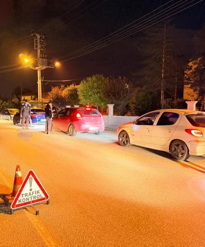 Akyazı'da polis ve bekçilerden bayram öncesi sıkı denetim