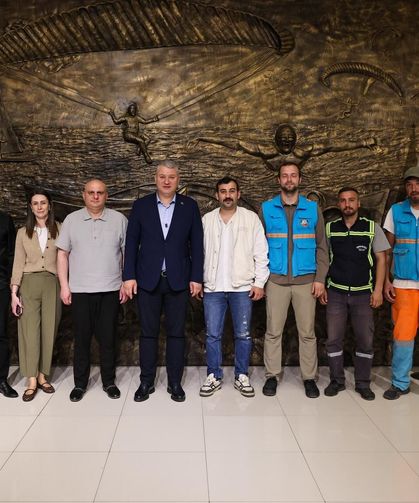 Altınları çöpe attı, belediye ekipleri buldu