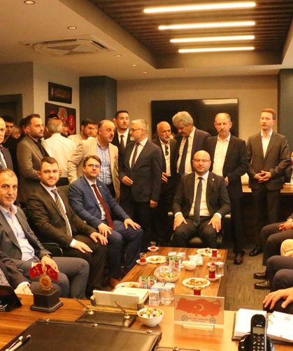 MHP’de coşkulu bayramlaşma