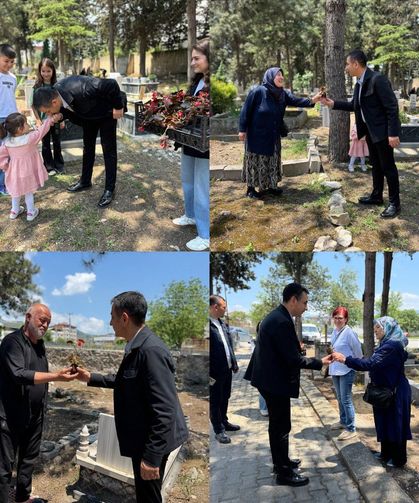 Başkan Akın'dan arife günü mezarlık ziyaretinde vatandaşlara çiçek ikramı