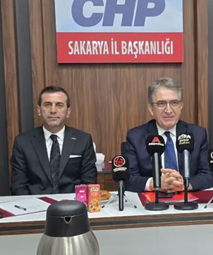 CHP heyeti Sakarya'da basın toplantısı düzenledi