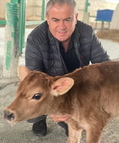 Kaynarca'da süt üreticisi böyle isyan etti: "Bu fiyat emeğin infazıdır"