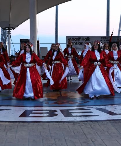 Bayraktepe’de Maarif Halk Dansları Şenliği büyük beğeni topladı