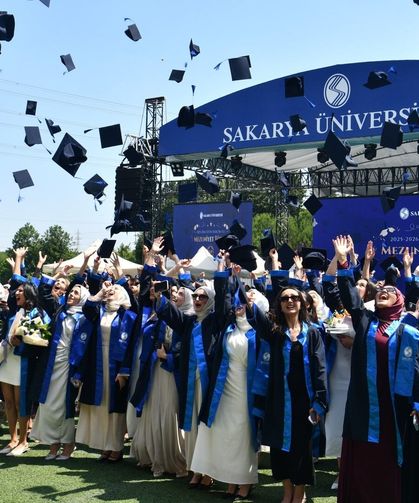 SAÜ’de mezuniyet heyecanı başladı