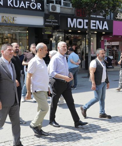 Başkan Altuğ, Çark Caddesi ticaret erbaplarıyla bir araya geldi