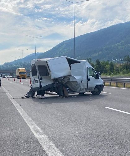 TEM’de kaza: 1'i ağır 5 yaralı