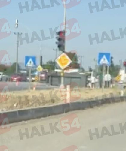 D-100’de devrilen kamyon yolu kapattı!