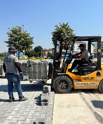 Serdivan Köylü Pazarı'nda çalışmalar sürüyor