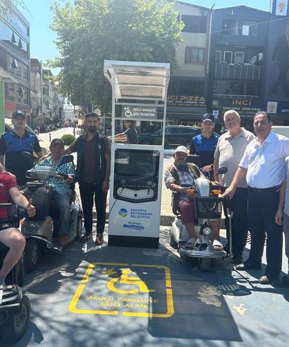 Büyükşehir, Akyazı’da engelli araç şarj istasyonunu hizmete açtı