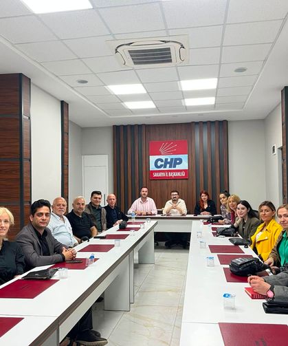 CHP Sakarya'da istifalar sürüyor: Adapazarı İlçe Örgütü istifa etti