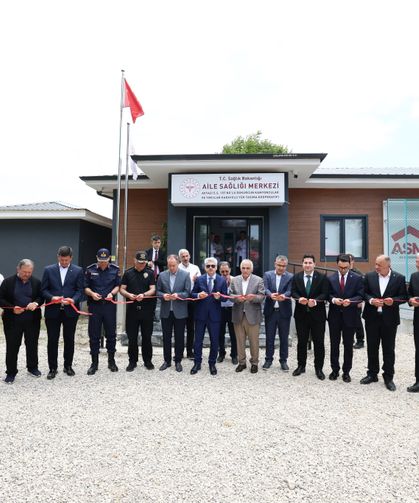 Akyazı'da yeni Aile Sağlığı Merkezi ve 112 İstasyonu törenle hizmete açıldı
