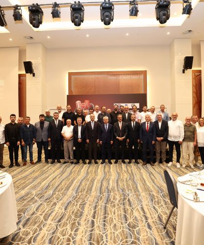 Gazeteciler gününde gazetecilere sitem ettiler: “Cemiyetin ve birliğin silkelenmesi gerekiyor”