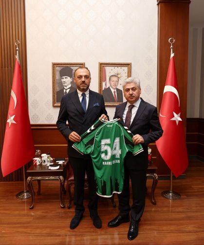 Vali Doğan, Sakaryaspor'un bir transferinin maliyetini üstlendi!