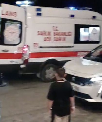 Serdivan'da SUV araç motosiklete çarptı