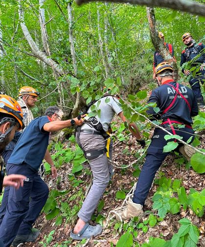 Geyve’de mahsur kalan kişi AFAD ekiplerince kurtarıldı