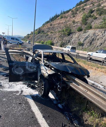 Feci kaza: 3 astsubay ölümden döndü