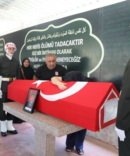 Kıbrıs Gazisi, resmi törenle son yolculuğuna uğurlandı