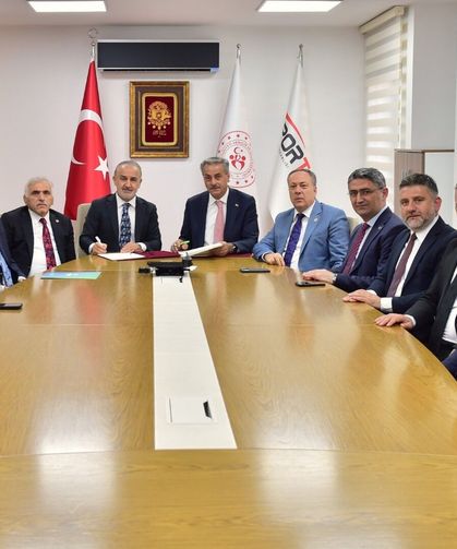 Sakarya’ya yatırım yağmuru: Tarihi projeler yükselirken Ankara’da bir imza daha atıldı