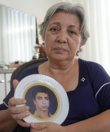 18 mezar açtırdı, oğlunun cenazesine ulaştı