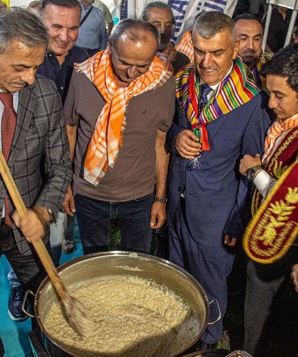 Festivalde SYKD standındaki vefa köşesi büyük ilgi görüyor