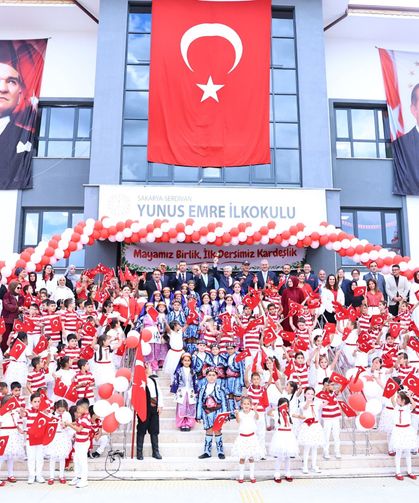 Yeni eğitim öğretim yılının ilk heyecanı Yunus Emre İlkokulu’nda yaşandı