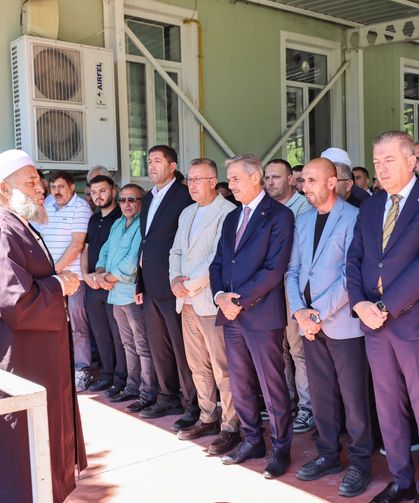 Halit Karaduman’ın annesi son yolculuğuna uğurlandı
