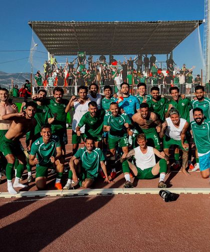 Sakaryaspor'dan Maraş'ta galibiyet pozu