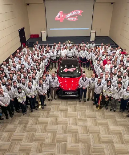 Toyota Türkiye 4 milyonuncu aracını banttan indirdi