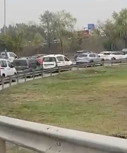 D-100'deki trafik yoğunluğuna vatandaştan 'ücretsiz otoban' önerisi
