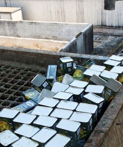 Geyve’de 235 litre sahte yağ imha edildi