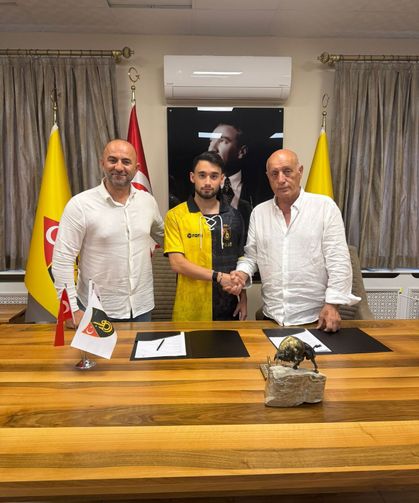 Ünal Emre Durmuşhan İstanbulspor’a imza attı