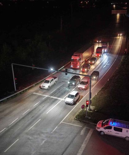 Şehirdeki karanlık kavşaklara Büyükşehir dokunuşu
