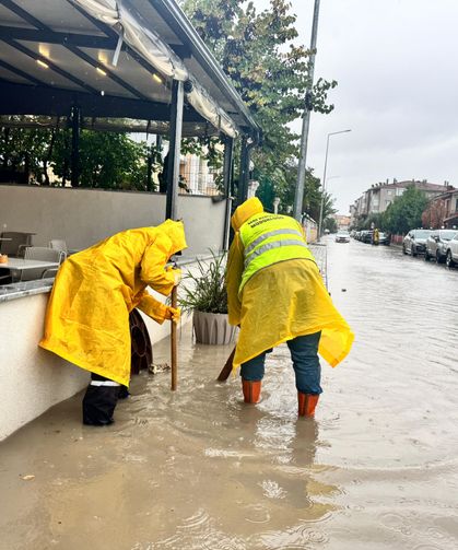 Serdivan’da sağanak alarmı: Belediye ekipleri teyakkuzda