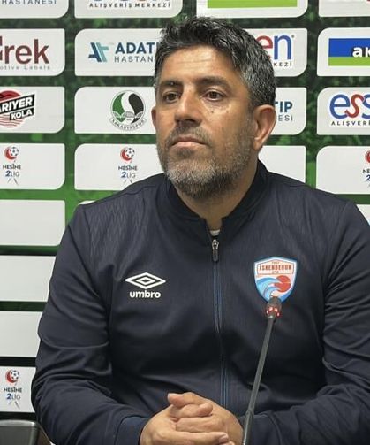 İskenderunspor teknik direktörü Özdemir: "Pozisyonları zaman geçirme olarak adlandırmamak lazım"