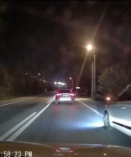 Kazaya davetiye çıkardı: Emniyet şeridinden ilerleyip araçların arasına daldı