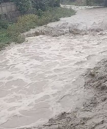 Geyve'de sağanak sonrası Kıncı Deresi taştı
