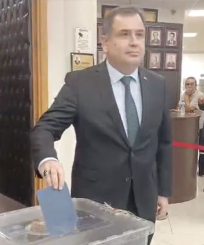 SATSO Meclis Başkanlığı seçiminde Necmettin Kırık oyunu kullandı