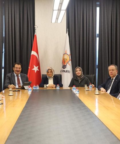 AK Parti Sakarya heyetinden Hülya Terzioğlu'na hayırlı olsun ziyareti