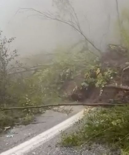 Kocaali-Hendek yolu ulaşıma kapandı