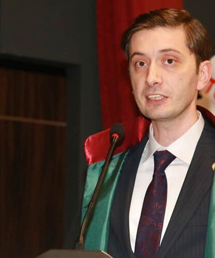 Sakarya Barosu'nun yeni başkanı Özder mazbatasını alıyor