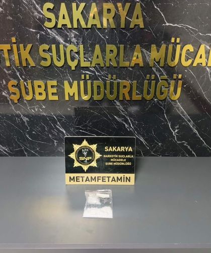 İstanbul’dan Sakarya’ya uyuşturucu getiren 2 şüpheli tutuklandı