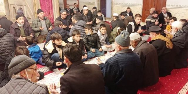 Taraklı'da vatandaşlar sabah namazında buluştu