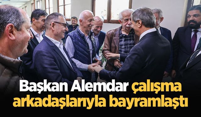 Başkan Alemdar, çalışma arkadaşlarıyla bayramlaştı