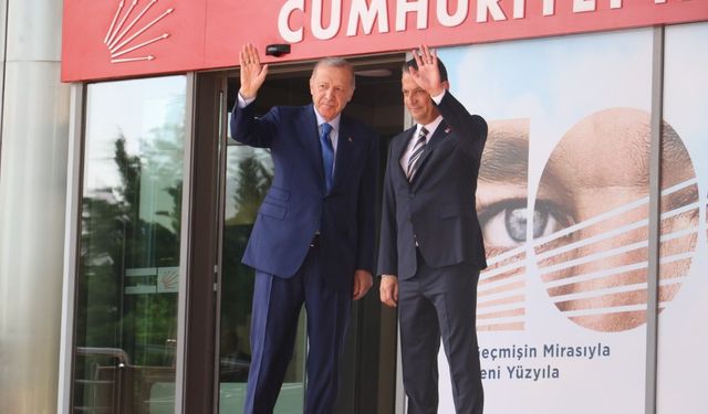 Cumhurbaşkanı Erdoğan 18 yıl sonra CHP Genel Merkezi'ne geldi