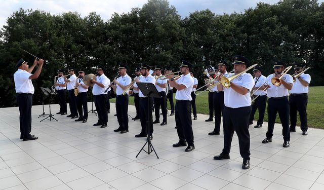 Büyükşehir Kent Orkestrası'ndan Yenikent'te konser