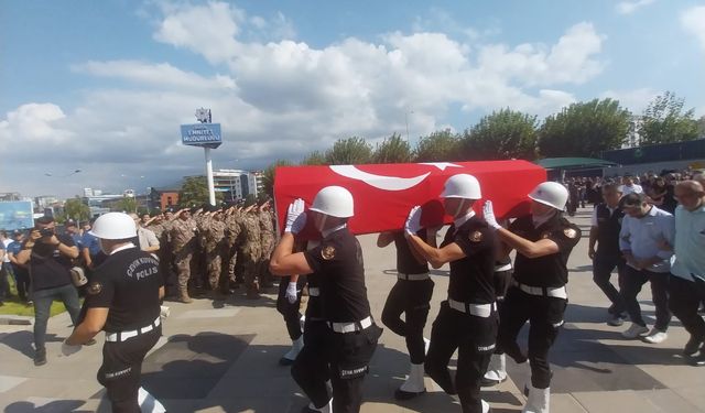 Sakarya'da da görev yapmıştı! Emniyet Müdür Yardımcısı Özay Başkent son yolculuğuna uğurlandı